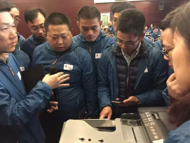 與會經(jīng)銷商積極體驗最新微信支付解決方案-科頤辦公分享