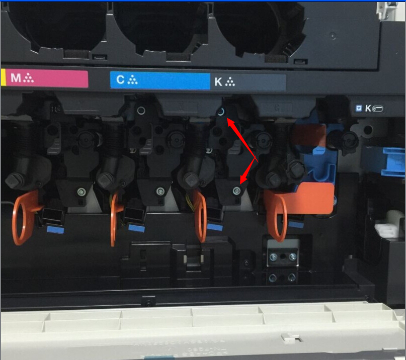 柯尼卡美能達(dá)復(fù)印機(jī)C227硒鼓更換步驟3